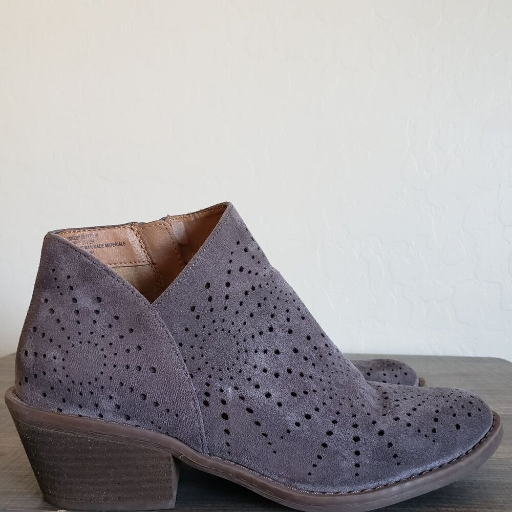 Sofft Tulip Perforated Faux Suede Ankle Bootie Boot Pietra Grey Size Women's 8.5